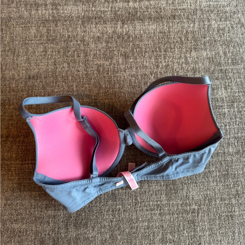 Victoria’s Secret Bra - Picture 2 of 3